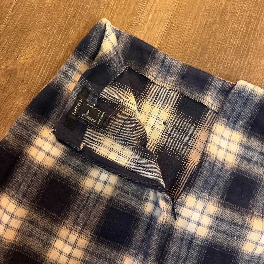 Forever 21 Plaid Mini Skirt Womens Large Navy Blue Cream Wool Blend Button Front